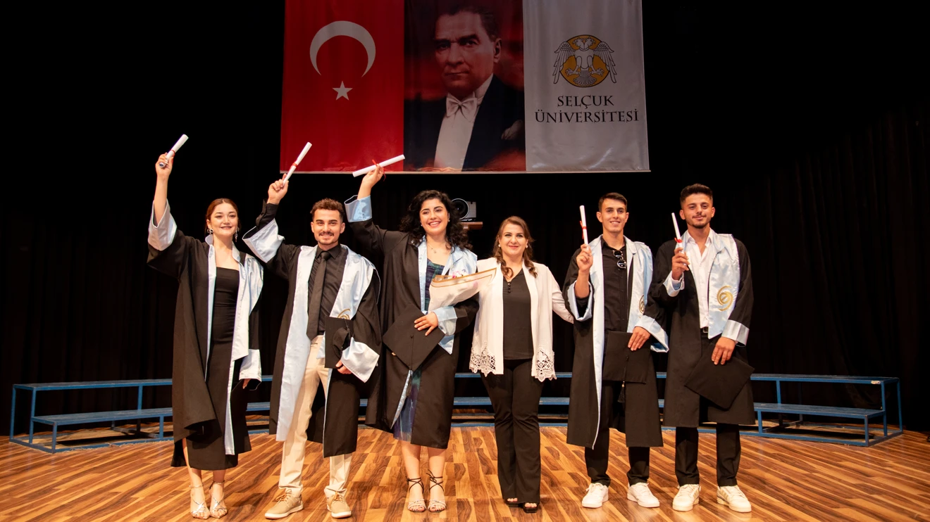 Spor Bilimleri Fakültesinde mezuniyet heyecanı